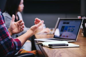 Conversation entre agents de communication